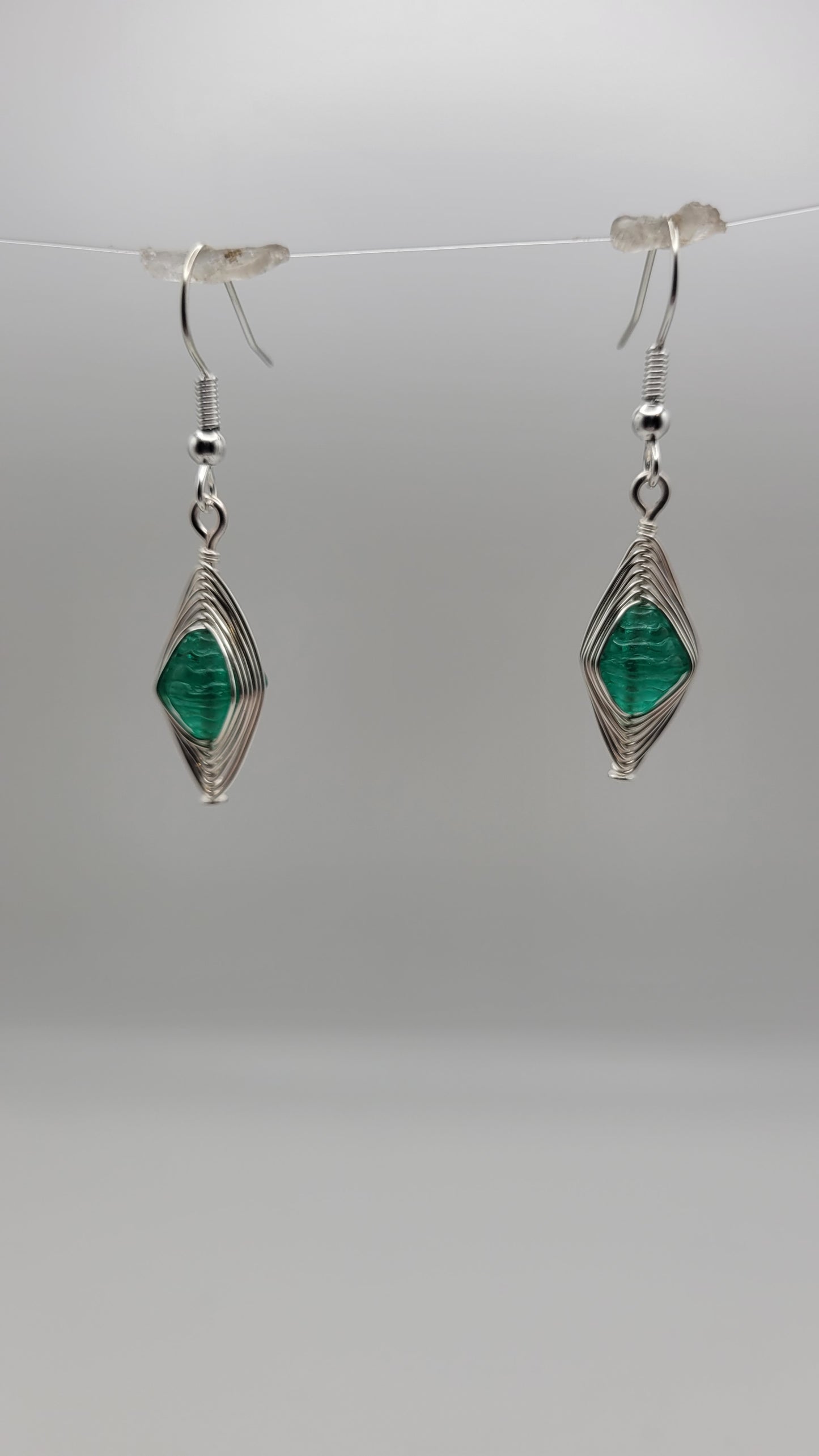 Single-Tier WireWrap Herringbone with Antique style wavy Rondell Czech Glass earrings